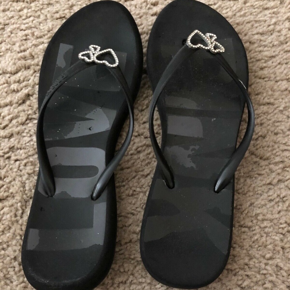 Victoria Secret PINK Black Flip Flops size 6